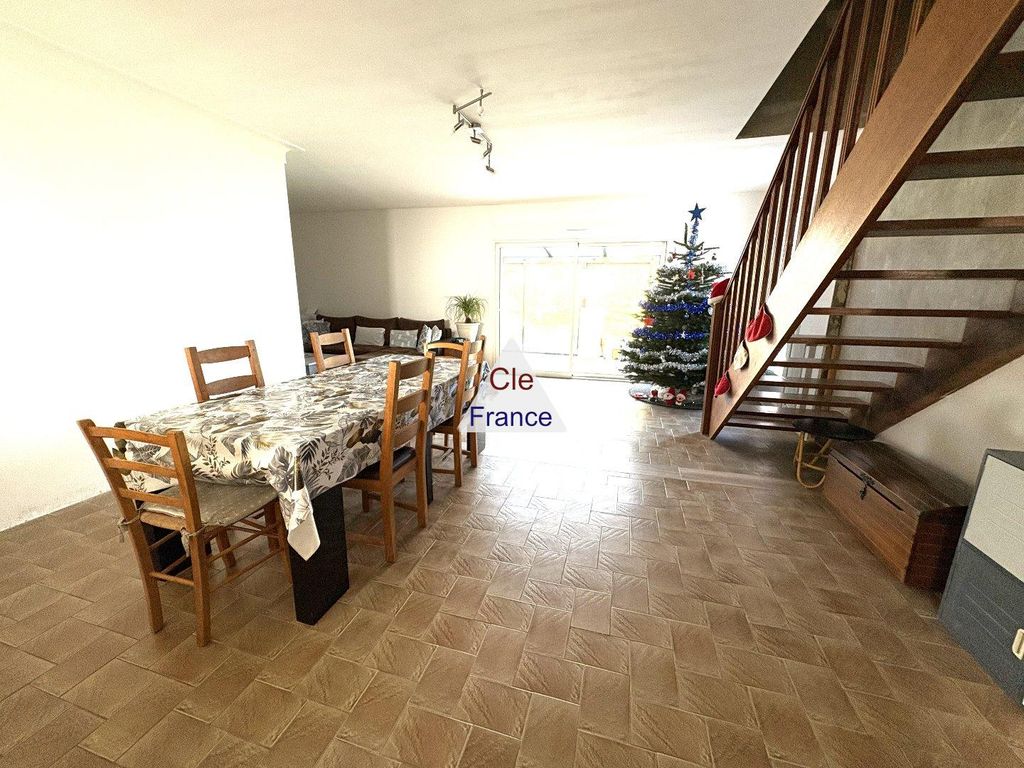 Property photo 3 of 7