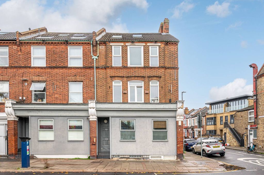 Property photo 2 of 14