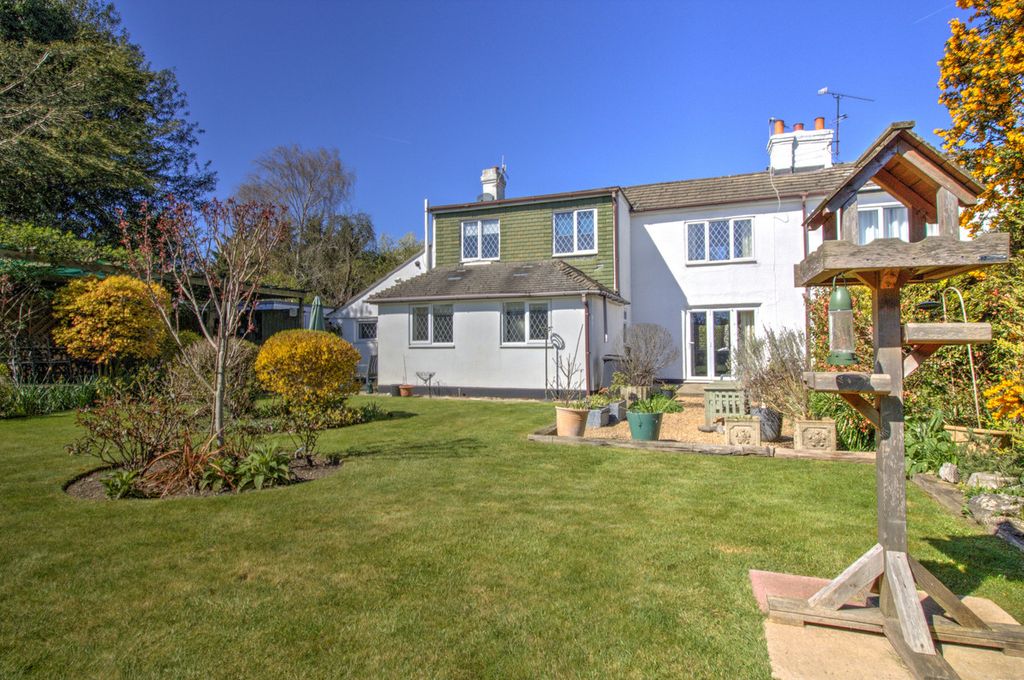 Property photo 2 of 25