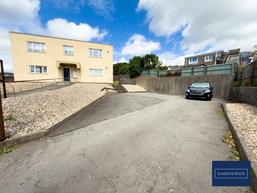 Property photo 1 of 5