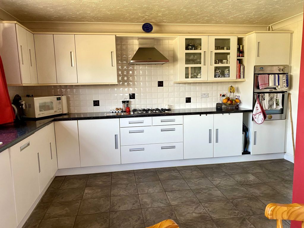 Property photo 2 of 30
