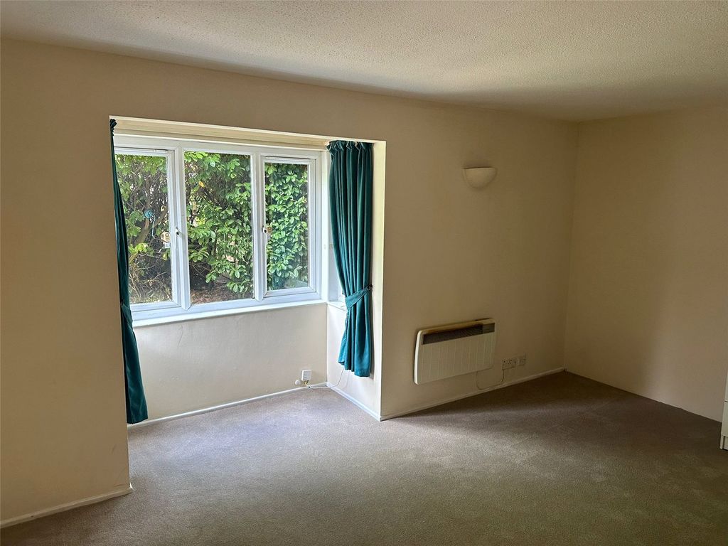 Property photo 3 of 5 Bedroom