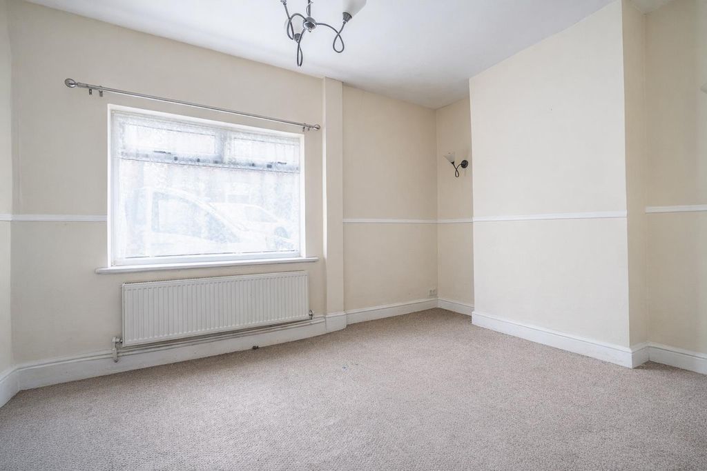 Property photo 2 of 6 Living Room