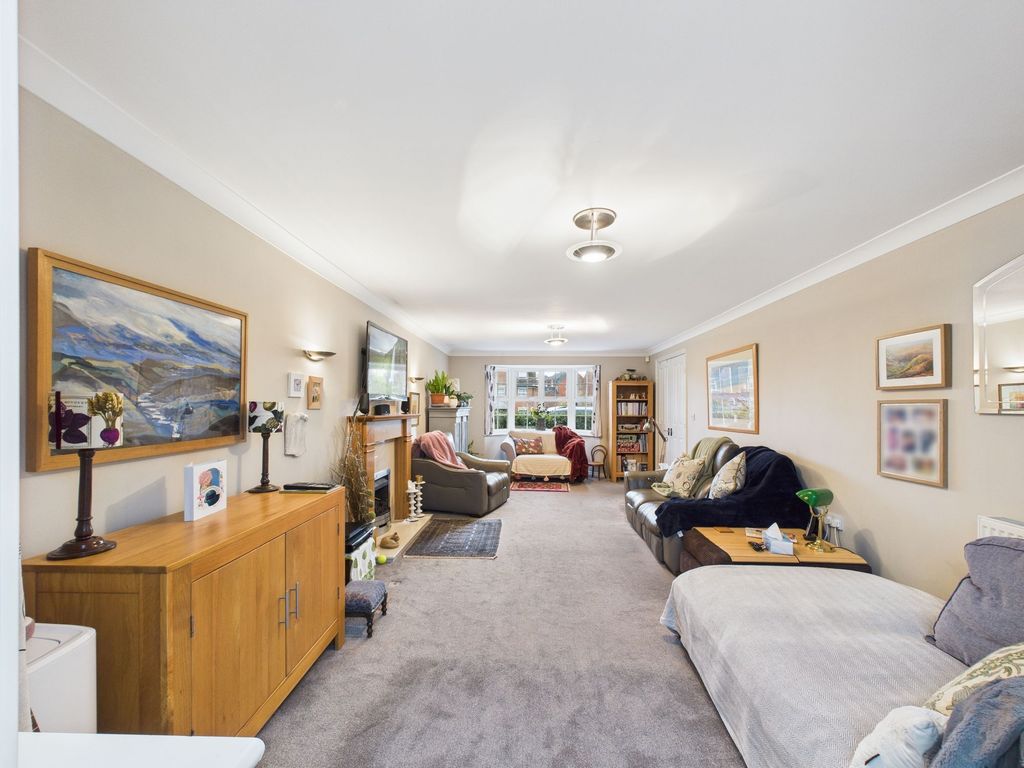 Property photo 2 of 34