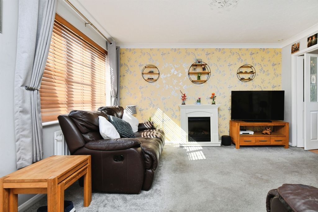 Property photo 3 of 16