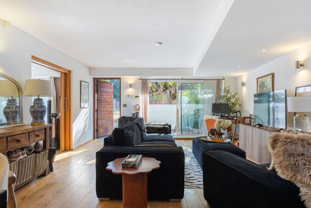 Property photo 2 of 13 5412881