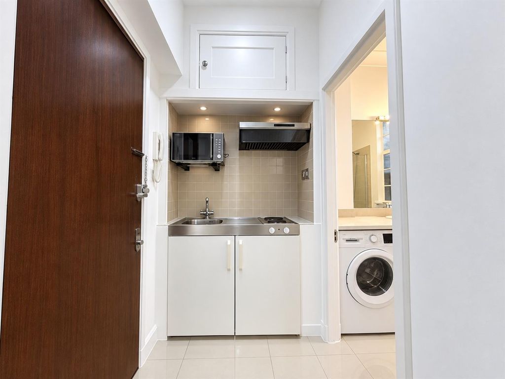 Property photo 3 of 6 Kitchen.Jpg