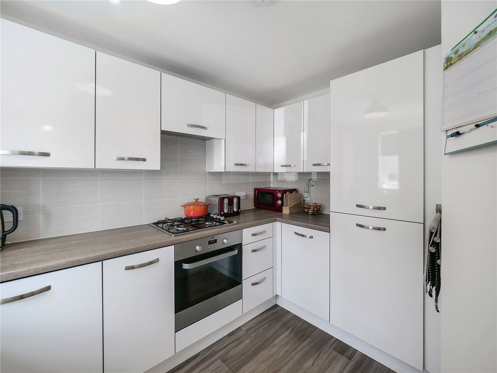 Property photo 3 of 11 Kitchen