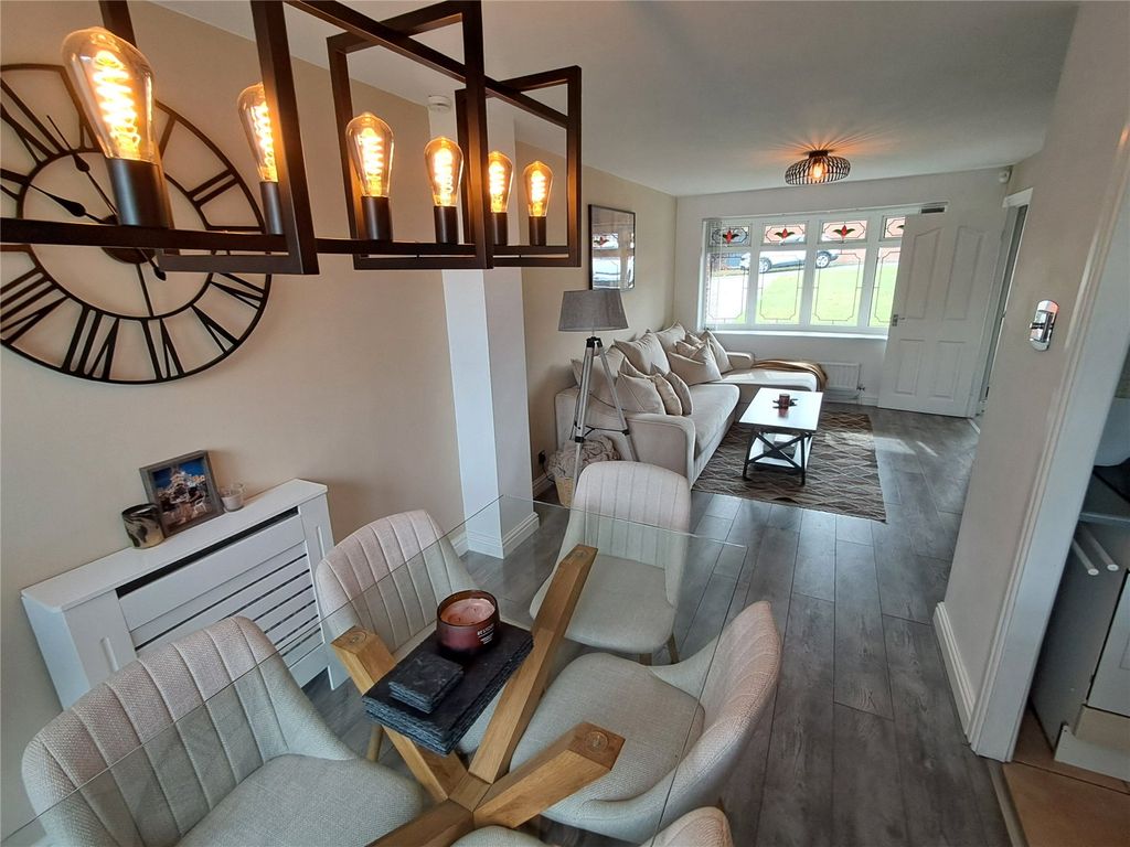 Property photo 2 of 17 Lounge / Dining Room