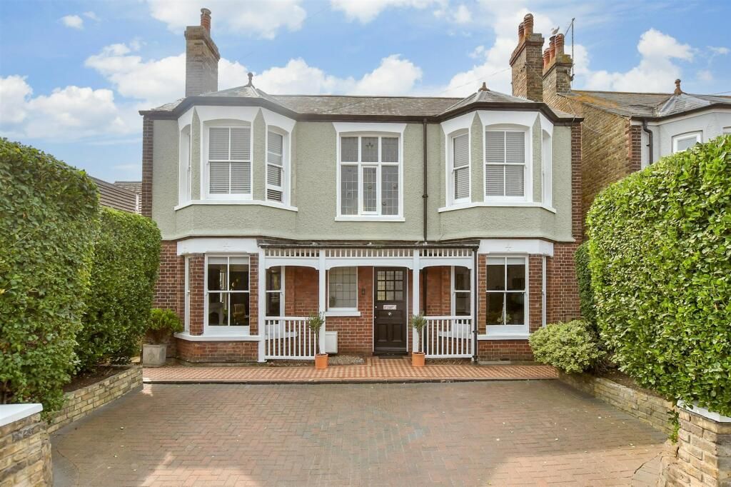 Property photo 1 of 33