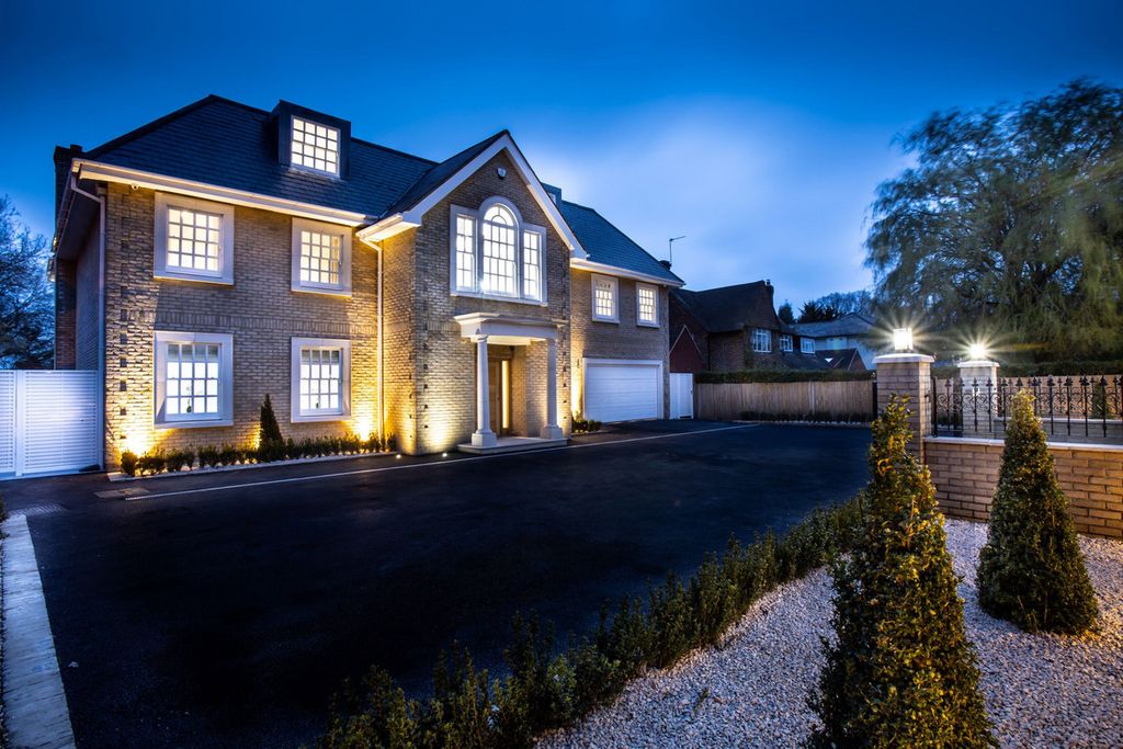 Property photo 2 of 16