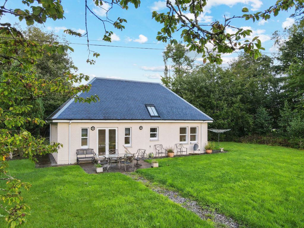 Property photo 3 of 27