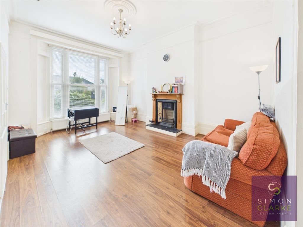 Property photo 1 of 8 Cam05425G0-Pr0165-Still003.Jpg
