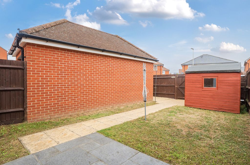 Property photo 2 of 9 1339953-9-689Dcdc...