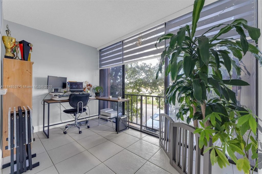 Property photo 3 of 44 <Alttext/>