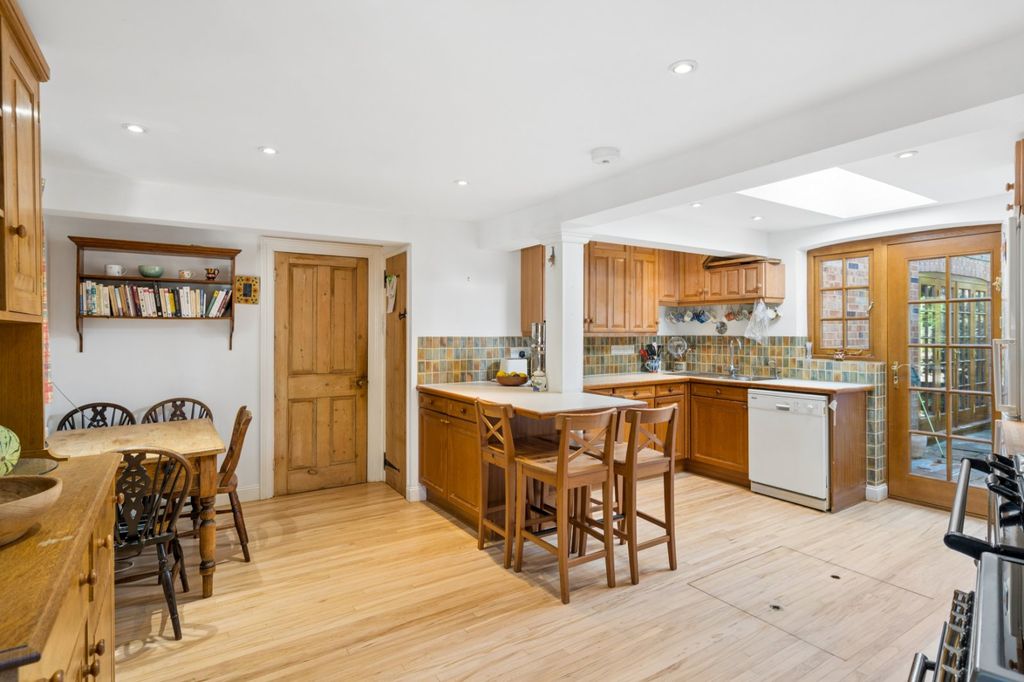 Property photo 2 of 24 Kitchen/Dining