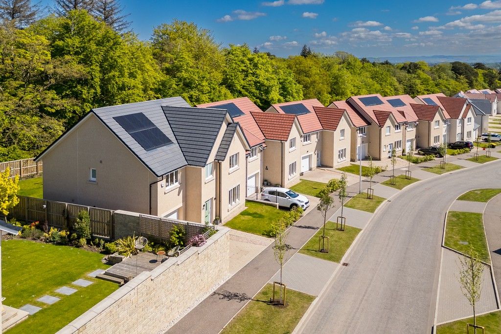 Property photo 3 of 13 Belwood Oaks, Penicuik