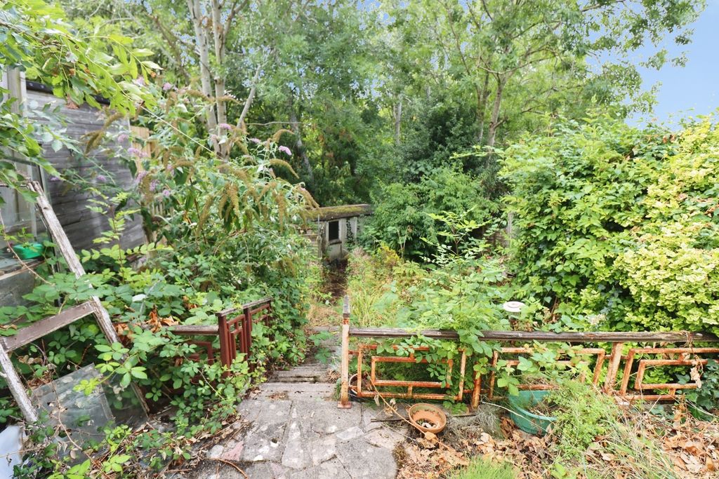 Property photo 2 of 20 Pbox-Img.Jpg