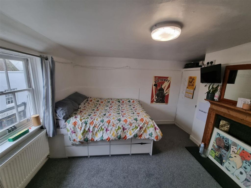 Property photo 3 of 4