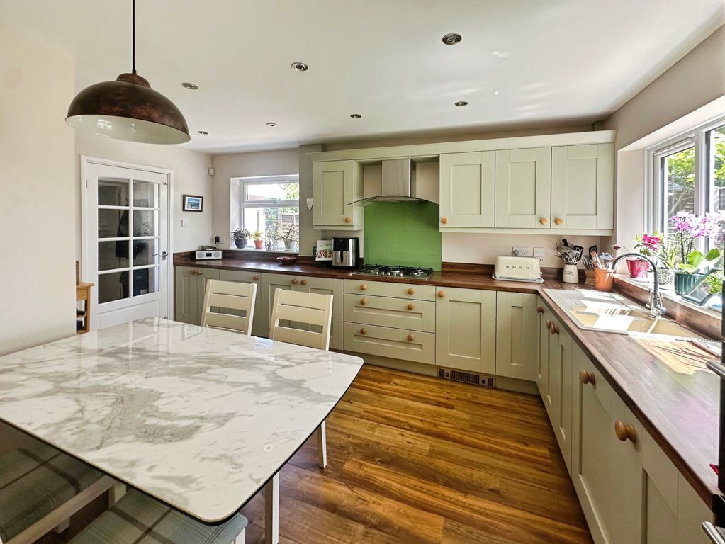 Property photo 1 of 24 Kitchen/Diner