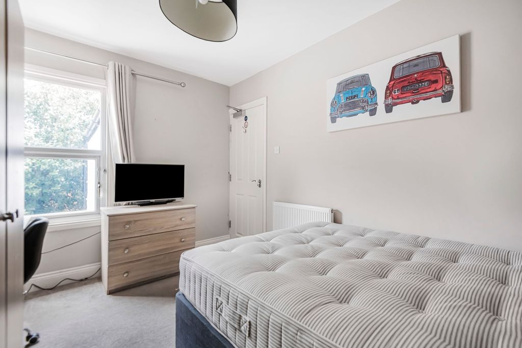 Property photo 1 of 9