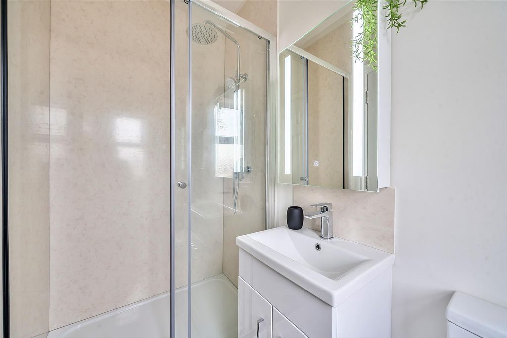 Property photo 3 of 8 1361317-8-68Dd18c45ee58.Jpg