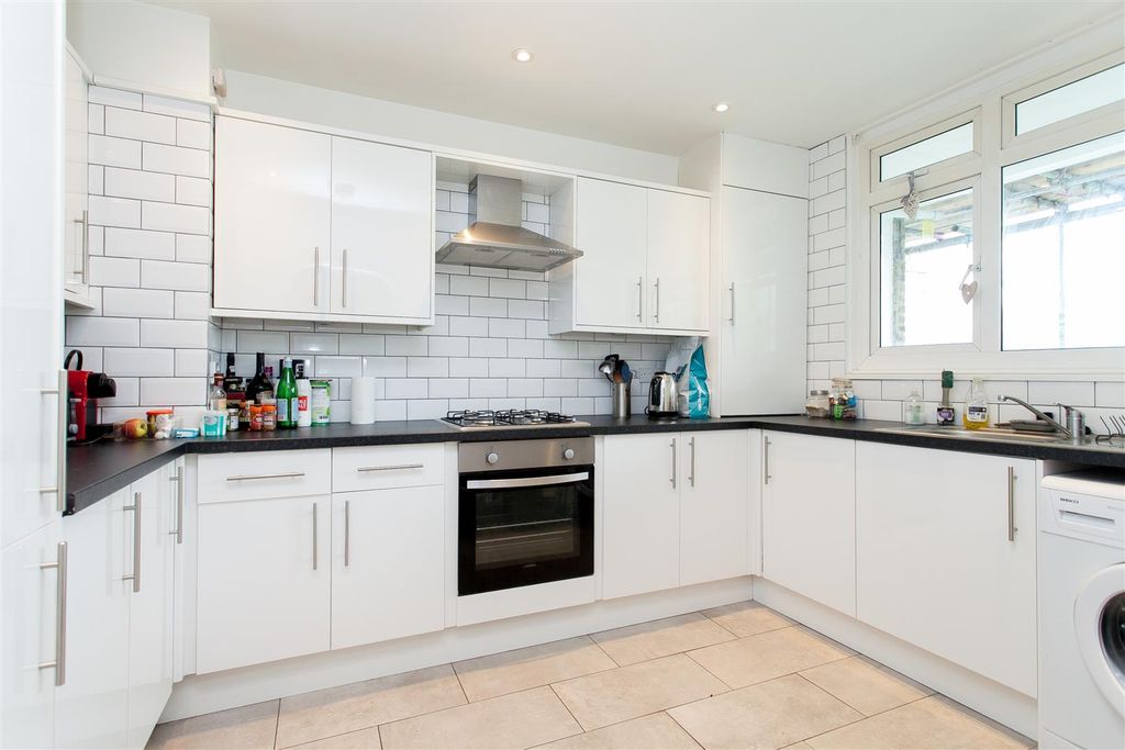 Property photo 2 of 12 Kitchen