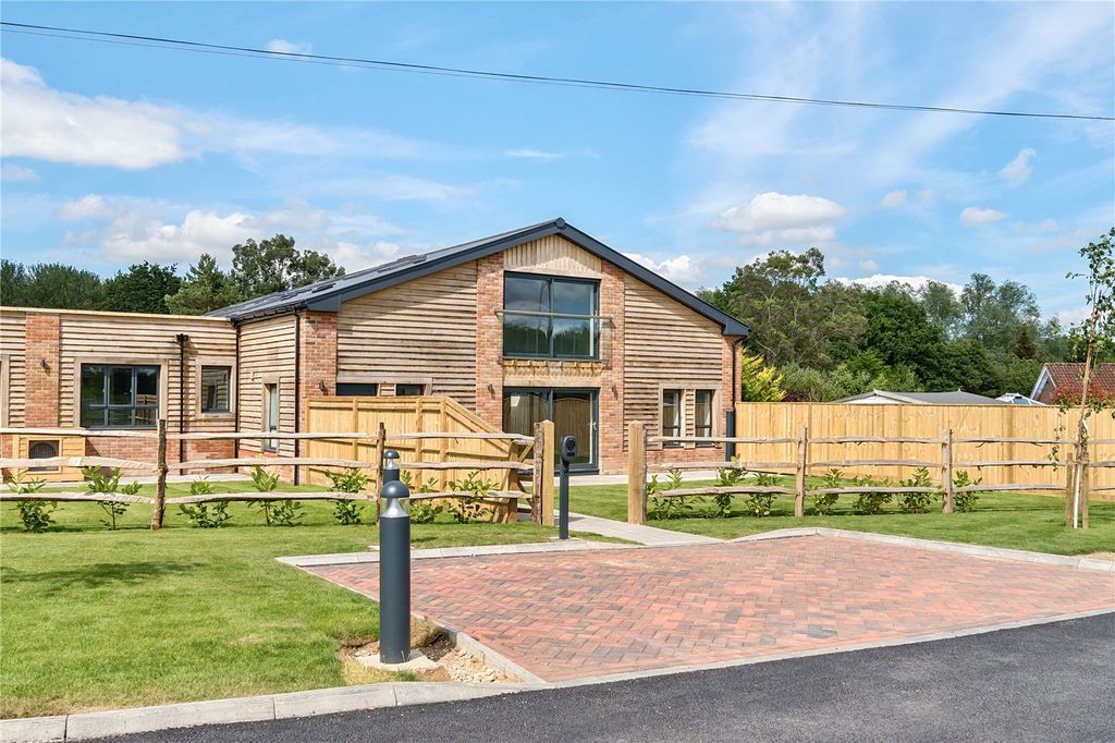 Property photo 1 of 8 Fornt Elevtion