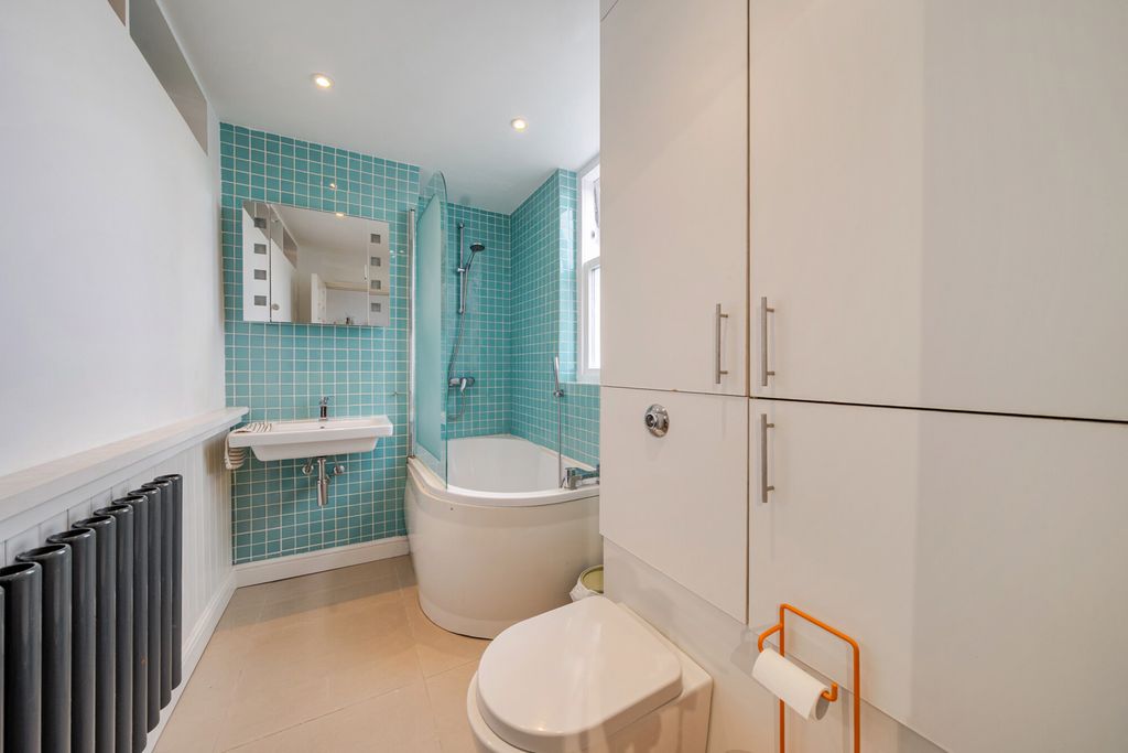 Property photo 3 of 15 Bathroom