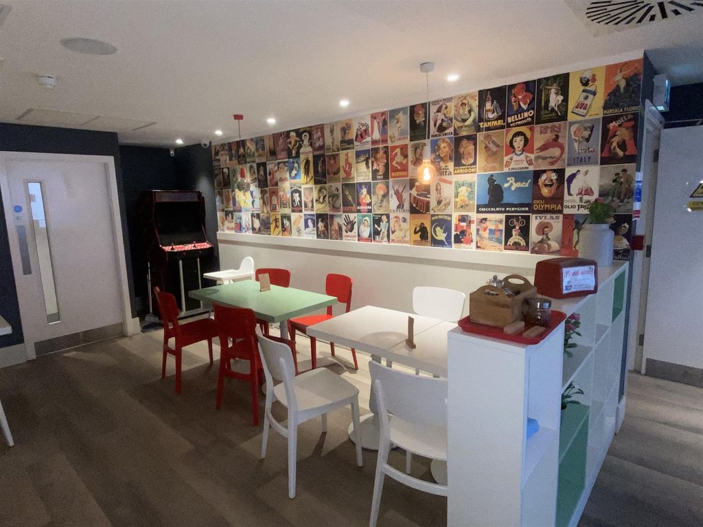 Property photo 2 of 9 Photo 1