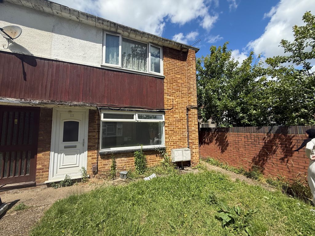 Property photo 1 of 7 Studio Flat To Rent Masefield Lane, Hayes Ub4