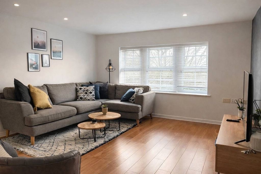 Property photo 2 of 8 Living Room