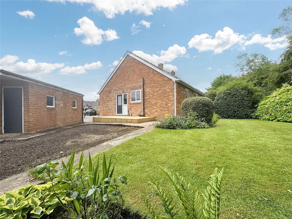 Property photo 1 of 17 Picture No. 11