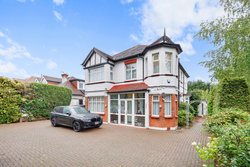 Property photo 1 of 43