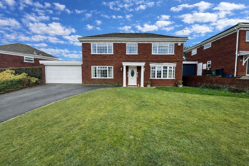 Property photo 1 of 17