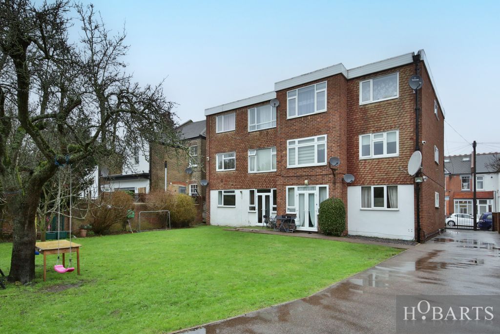 Property photo 1 of 11 2Â Bedroom Flat For Sale