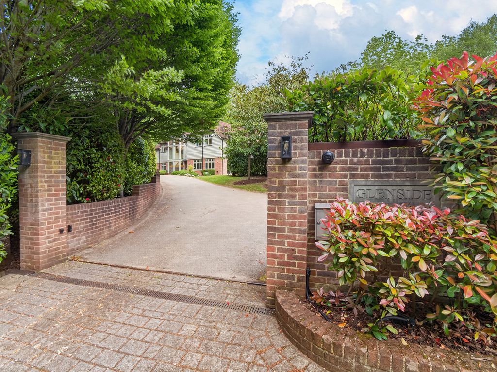 Property photo 2 of 36