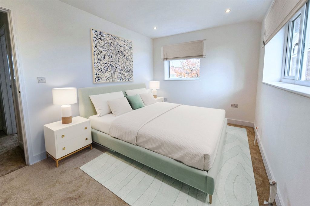 Property photo 3 of 8 Bedroom