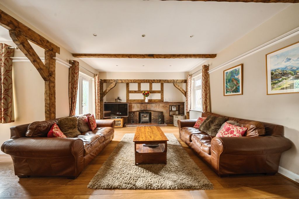 Property photo 3 of 12