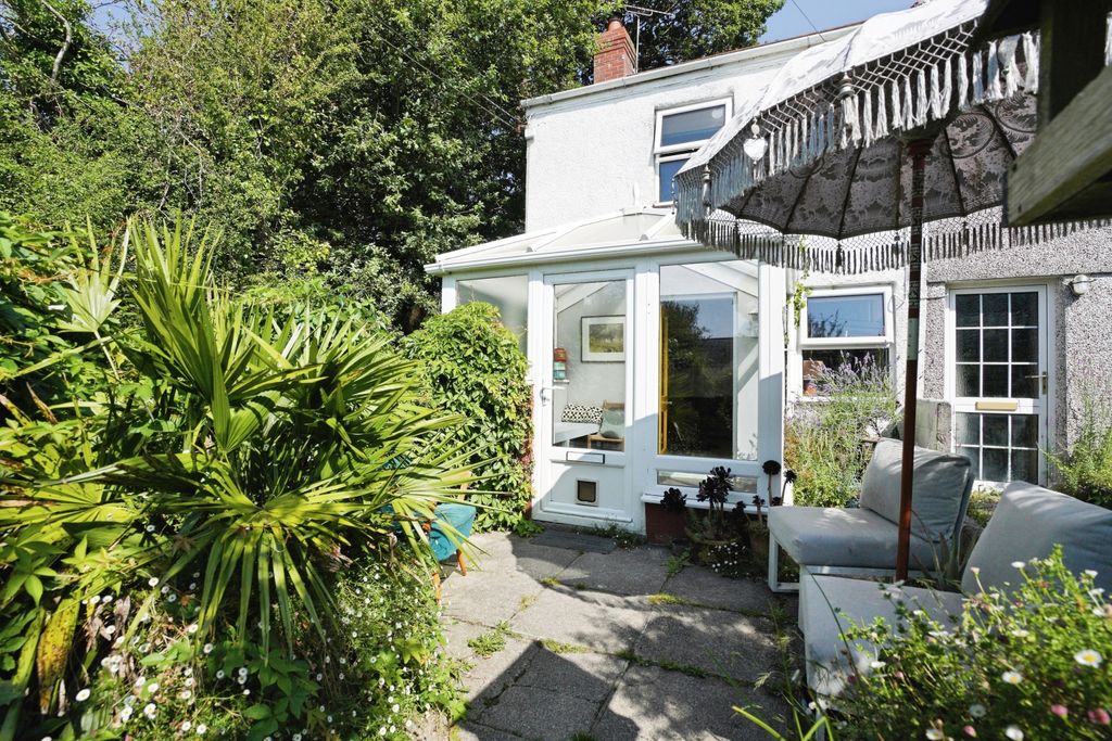 Property photo 2 of 29