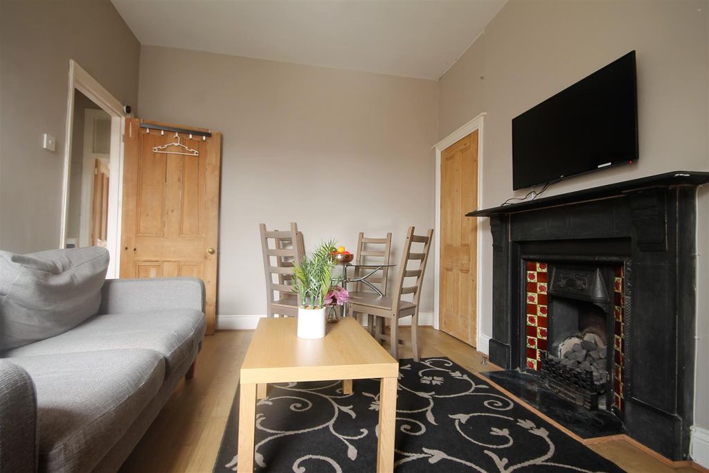 Property photo 3 of 10 8.Jpg