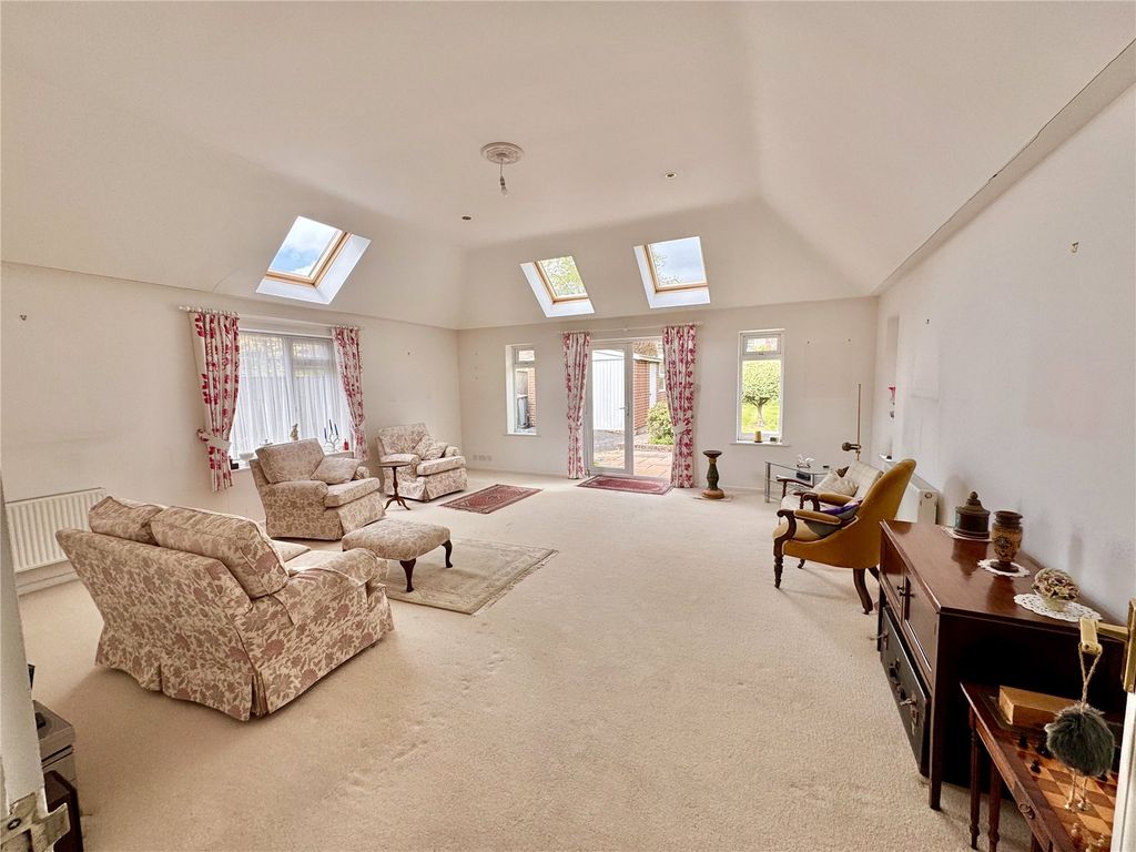 Property photo 2 of 11 Picture No. 12