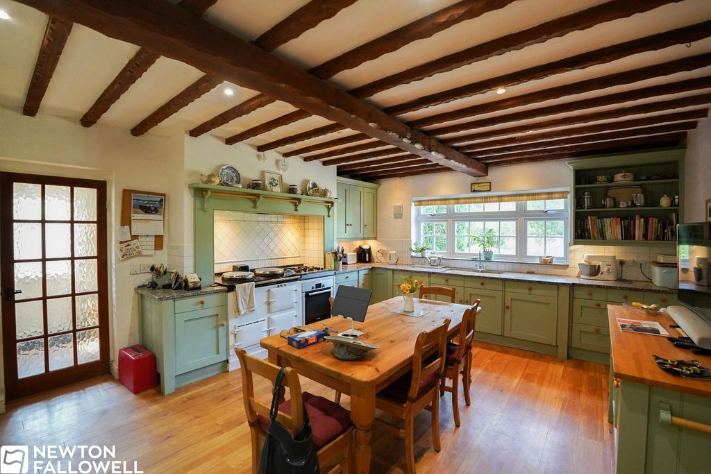 Property photo 3 of 22