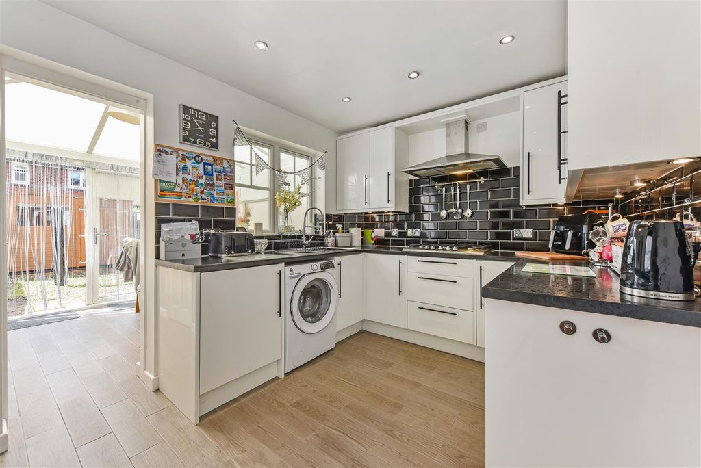 Property photo 3 of 19 Kitchen Angled.Jpg