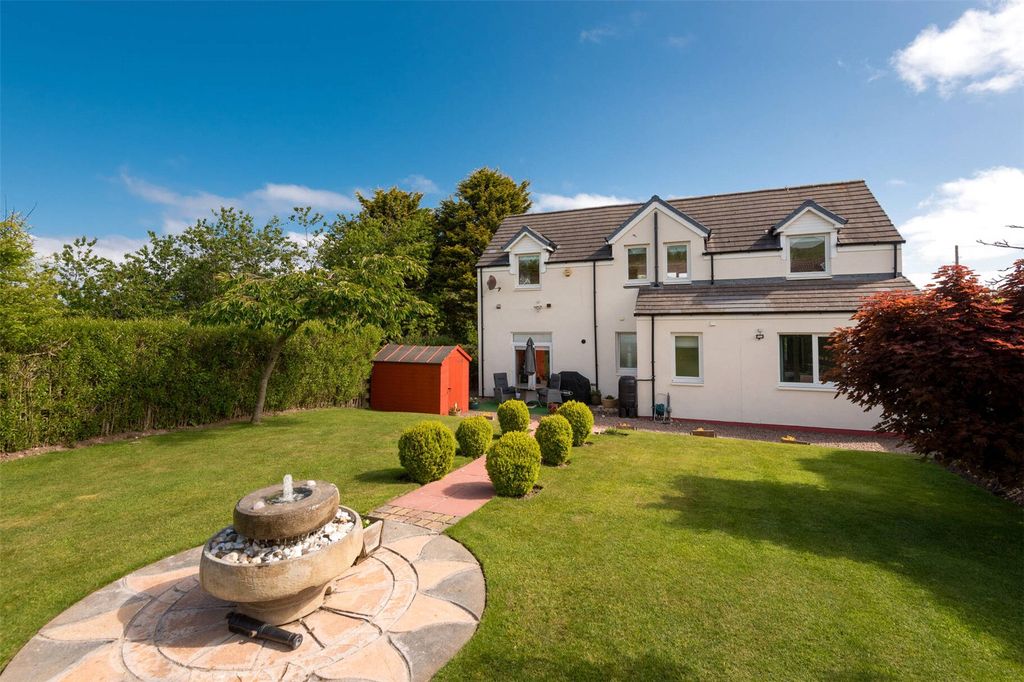 Property photo 1 of 38 Garden