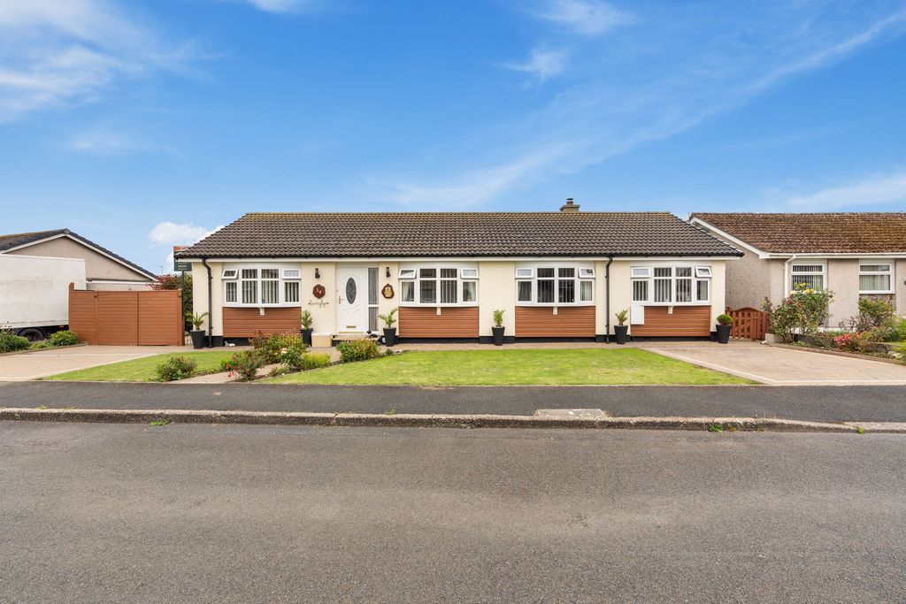 Property photo 1 of 27