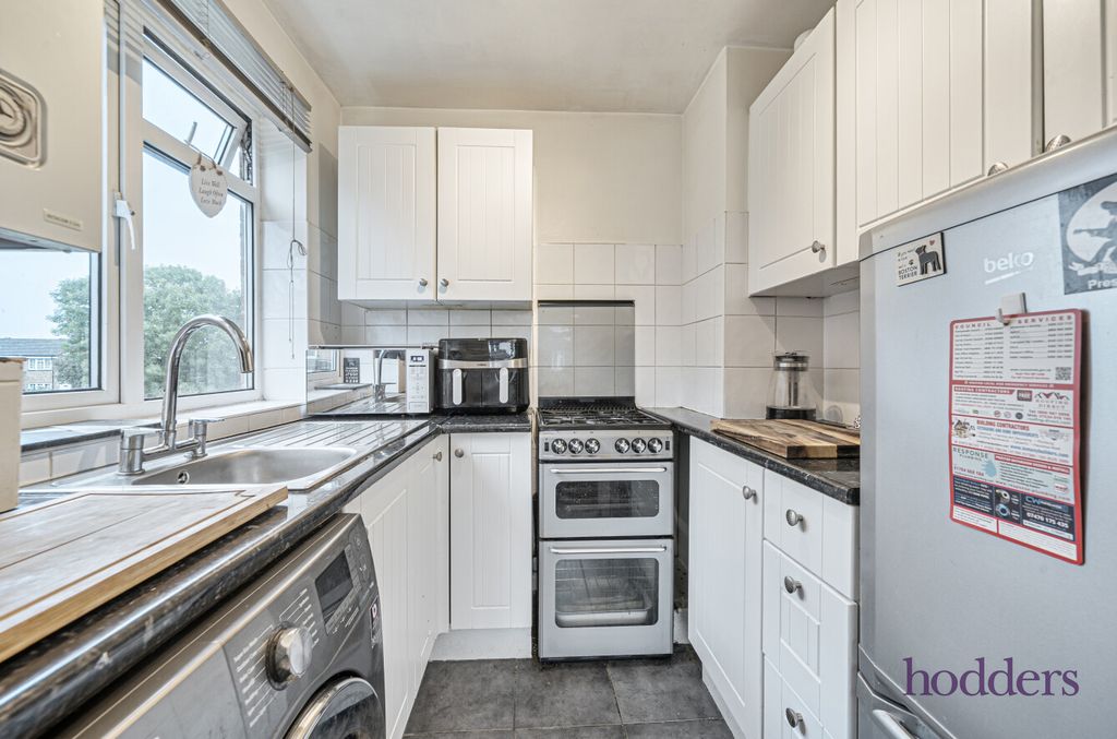 Property photo 3 of 16 c762Bb07-Cab2-497...