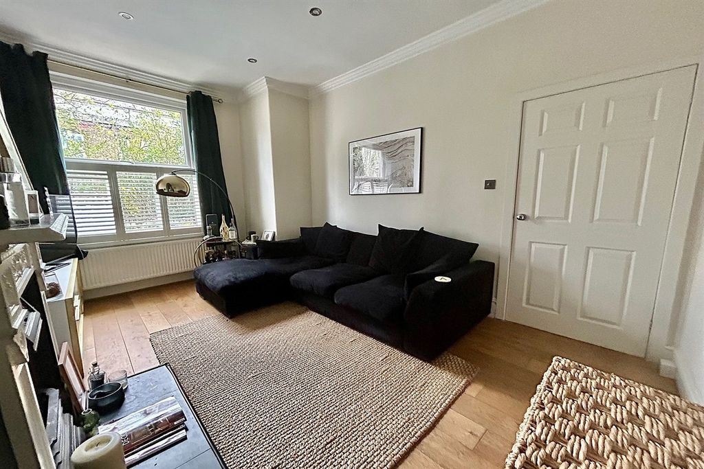 Property photo 3 of 27 Living Room