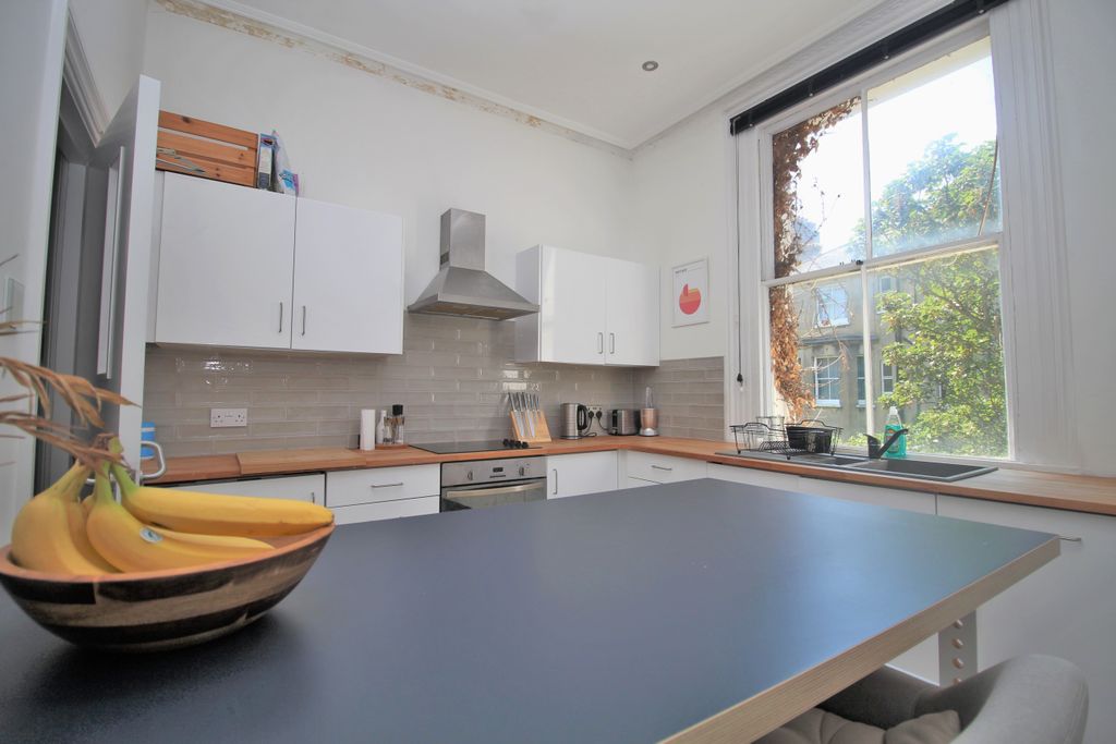 Property photo 3 of 18 16