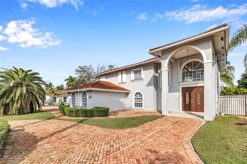 Property photo 1 of 50